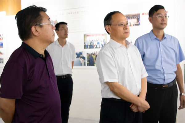 滕州市市委副书记、市长马宏伟一行到圣匠鲁班调研指导工作