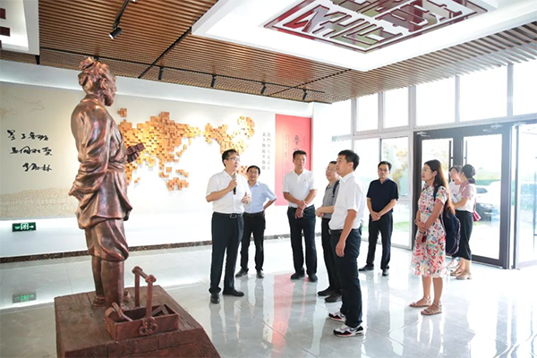 省新旧动能转换重大工程课题攻关项目调查组到圣匠鲁班进行中期评估